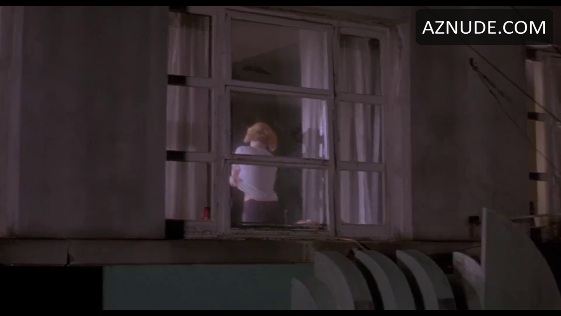 Jennifer Jason Leigh in Heart Of Midnight, photo 18