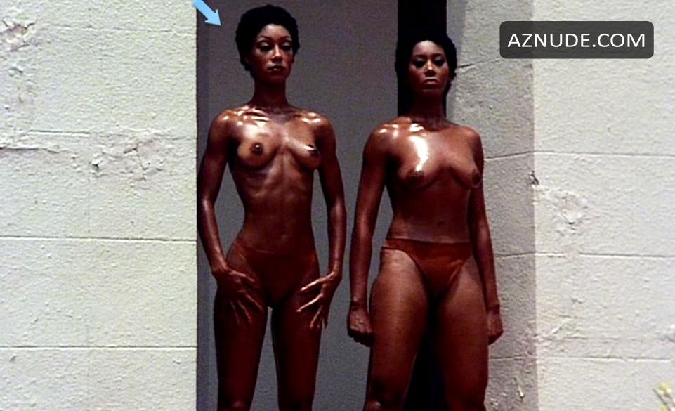 Tanya Boyd in Ilsa, Harem Keeper Of The Oil Sheiks, photo 1