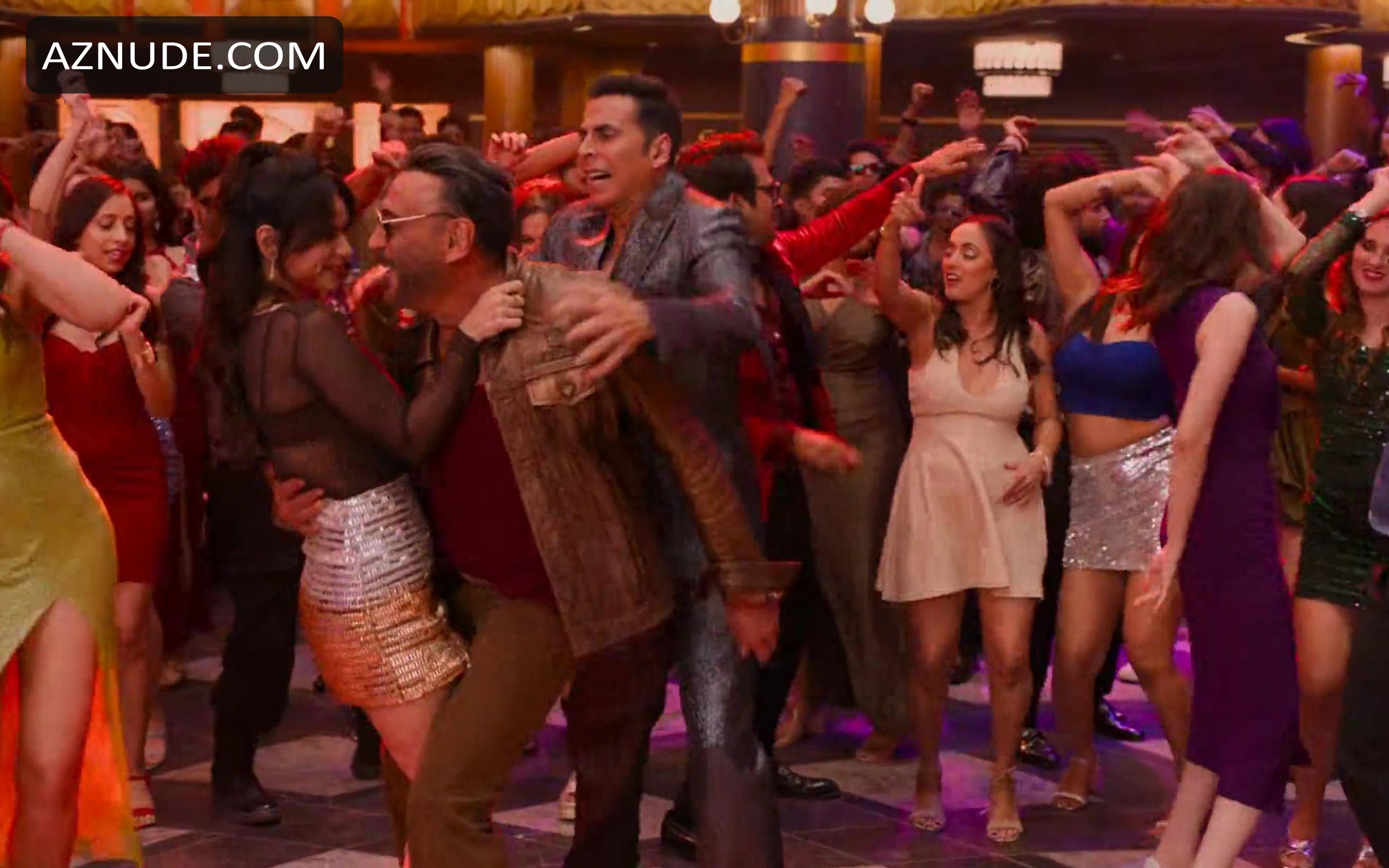 Soundarya Sharma in Housefull 4, photo 26