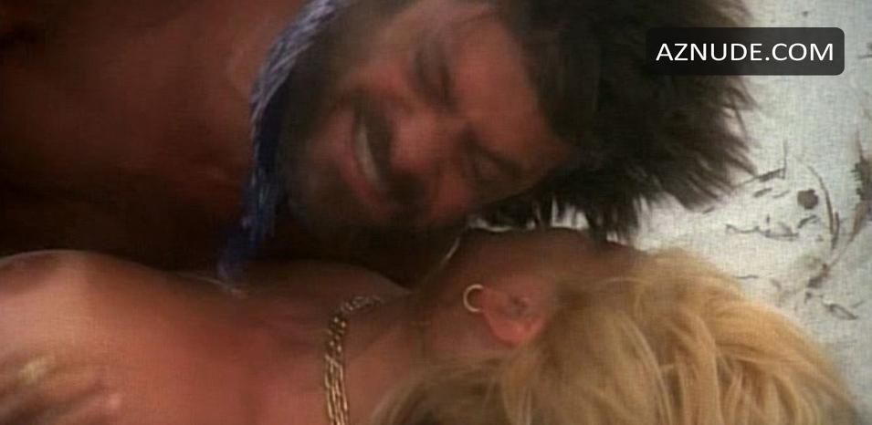 Mariangela Melato in Swept Away, photo 6
