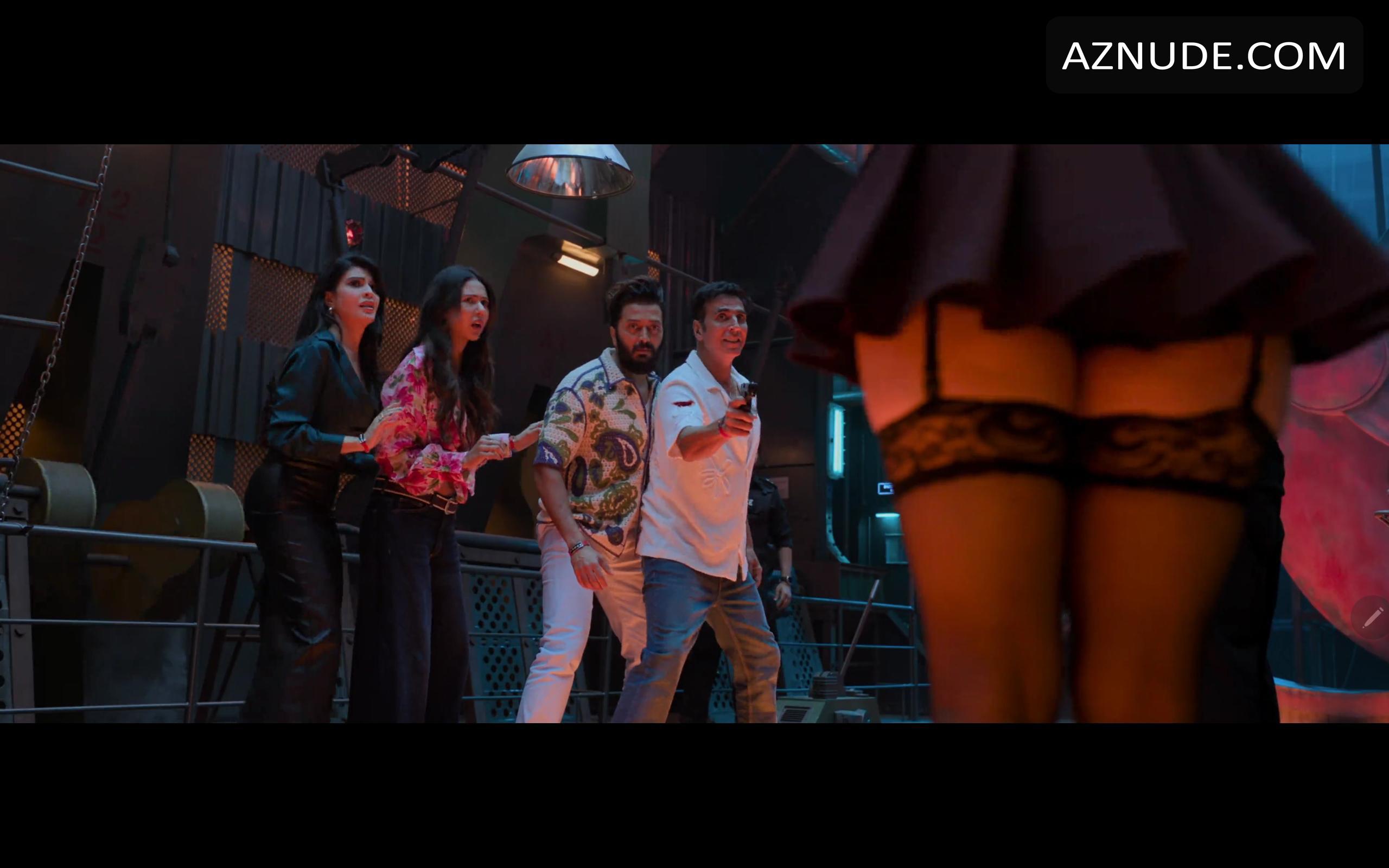 Soundarya Sharma in Housefull 4, photo 85