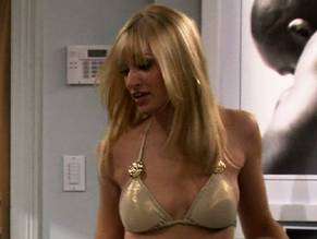 Beth Behrs in 2 Broke Girls (2012-), photo 22