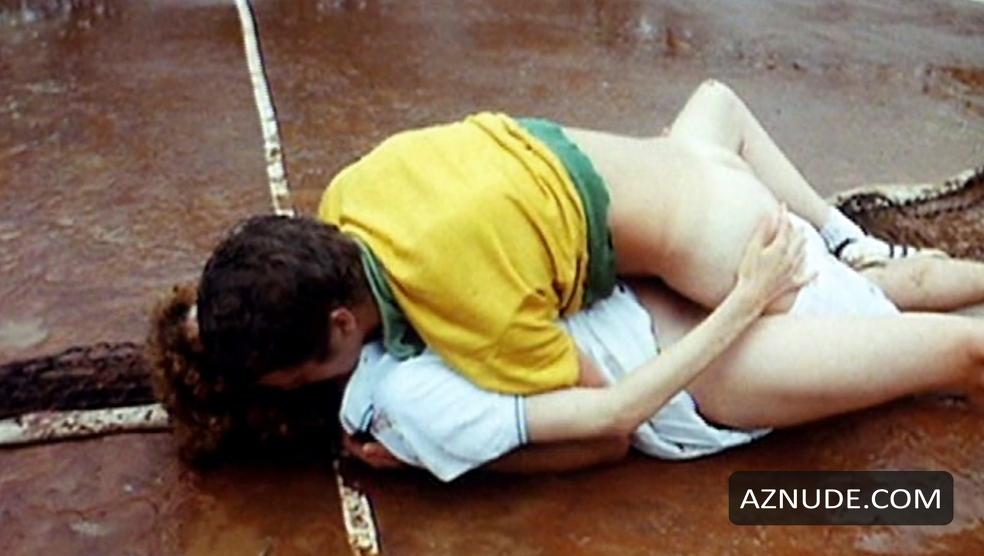 Sylvia Kristel in Julia, photo 7