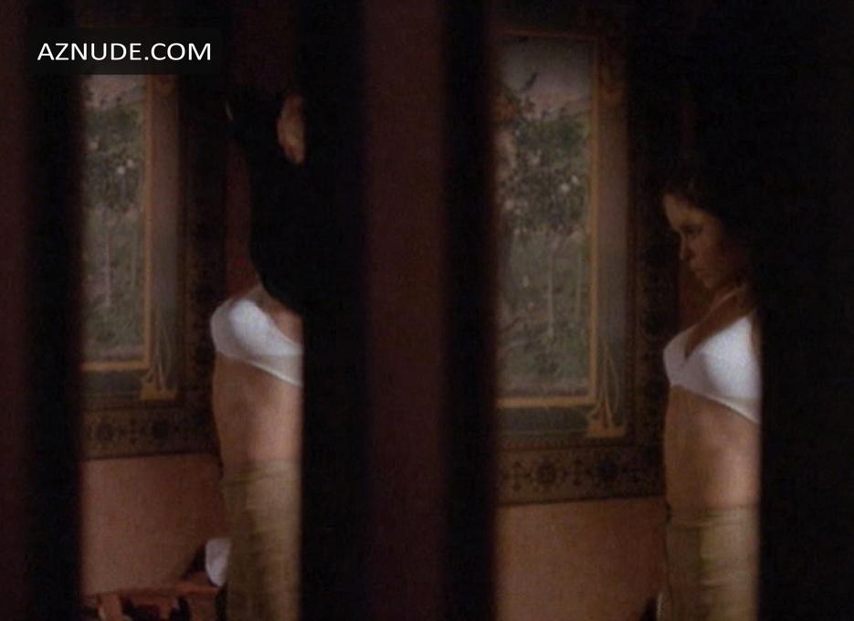 Barbara Bach in Black Belly Of The Tarantula, photo 1