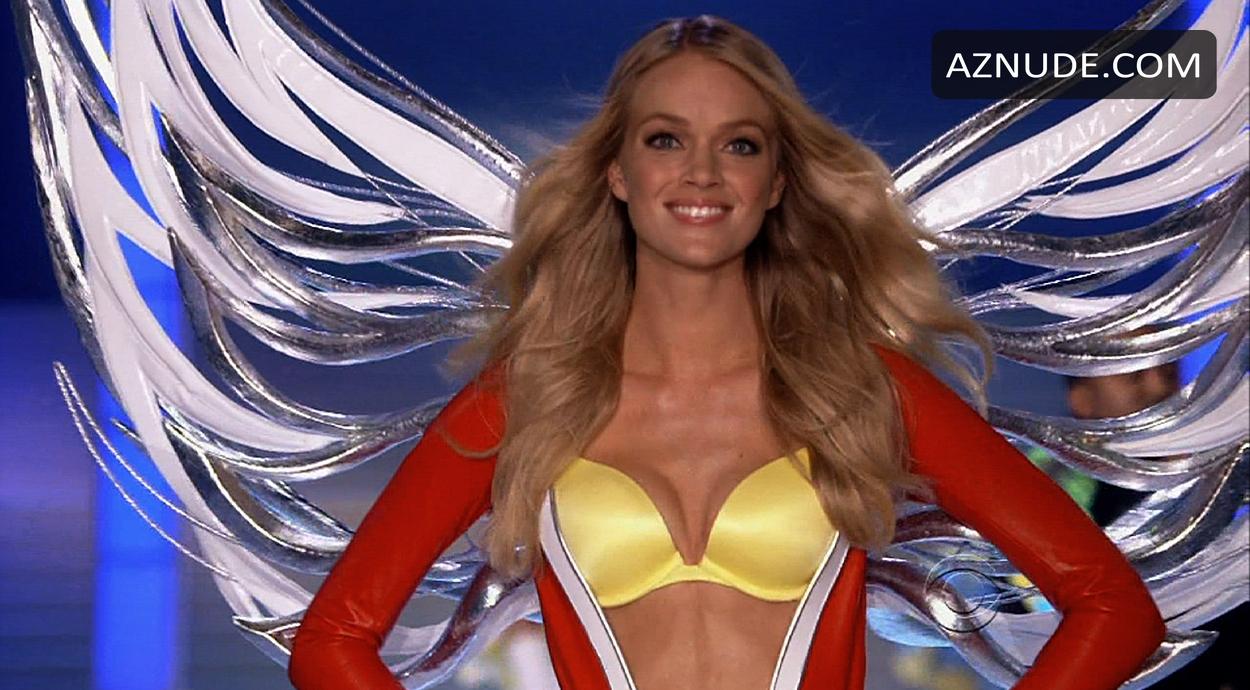 Lindsay Ellingson in The Victoria's Secret Fashion Show 2011, photo 0
