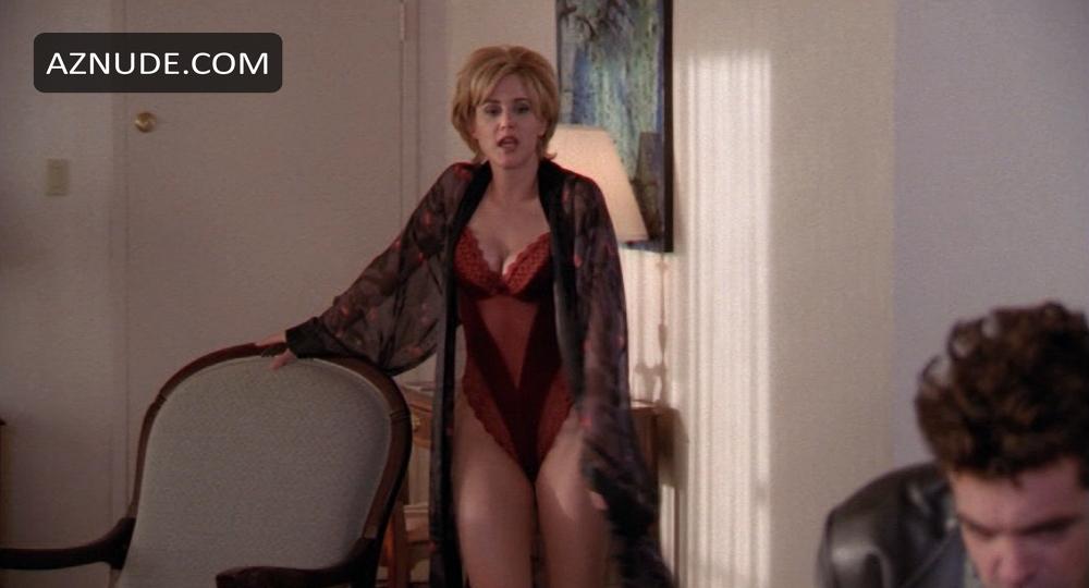 Leah Lail in V.i.p., photo 1