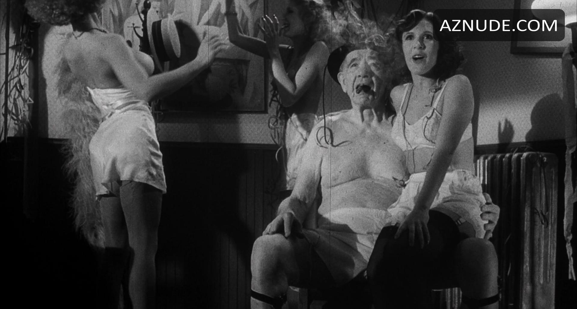 Tracy Hutchinson in Amazon Women On The Moon, photo 18
