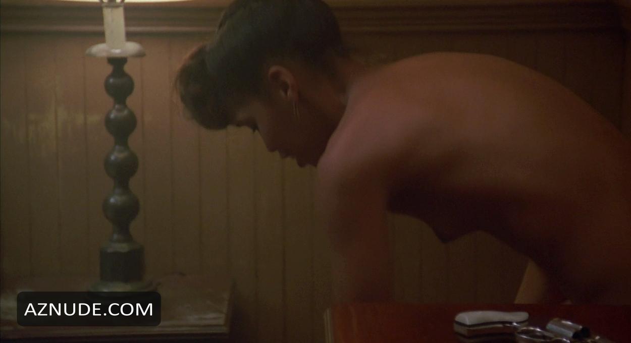Gretchen Palmer in Red Heat, photo 4