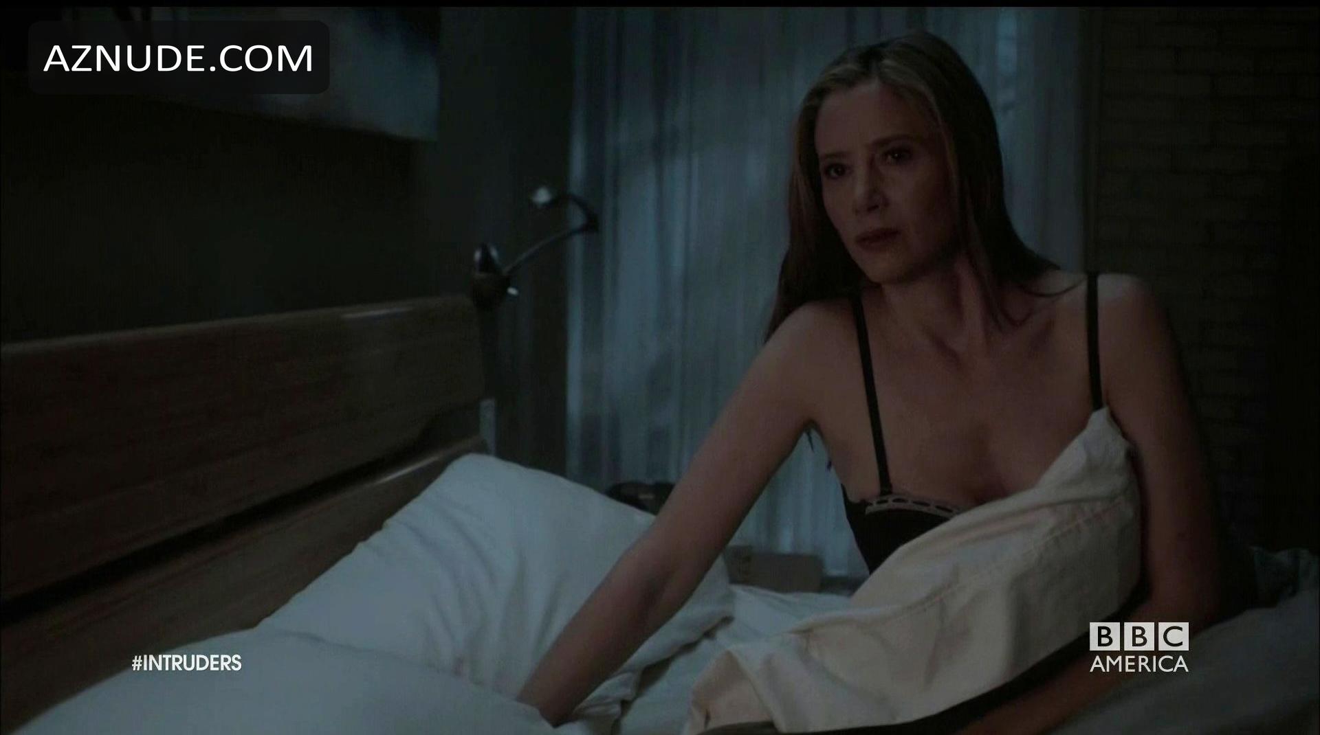 Mira Sorvino in Intruders, photo 1