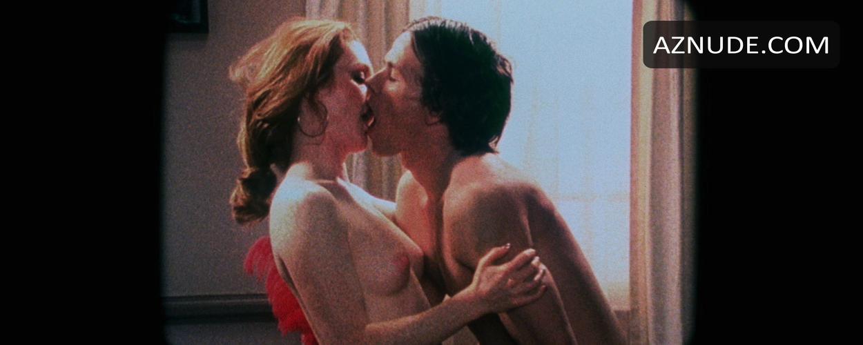 Julianne Moore in Boogie Nights, photo 16