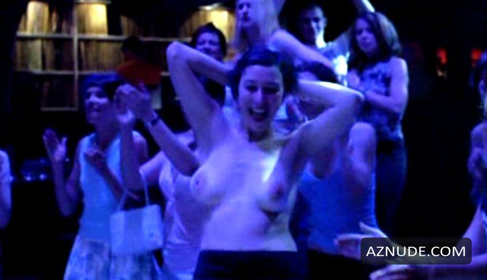 Ursula Strauss in Falling, photo 2