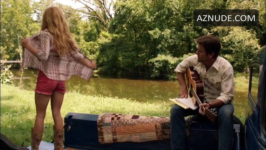 Hayden Panettiere in Nashville, photo 23