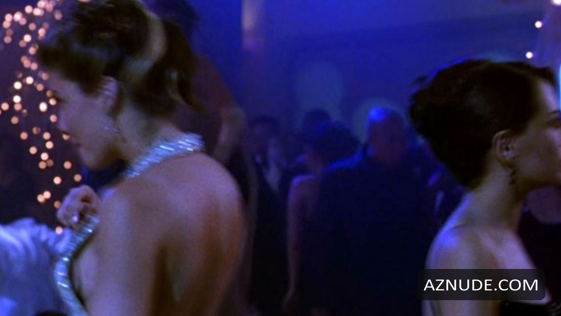 Jodi Lyn O'Keefe in She's All That, photo 6