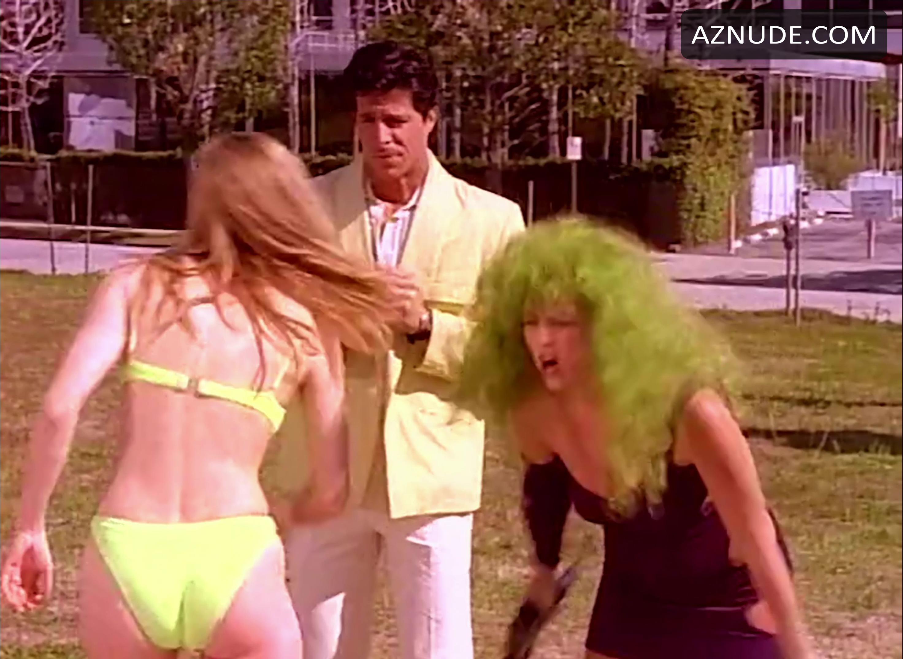 Elizabeth Kaitan in Vice Academy 4, photo 13