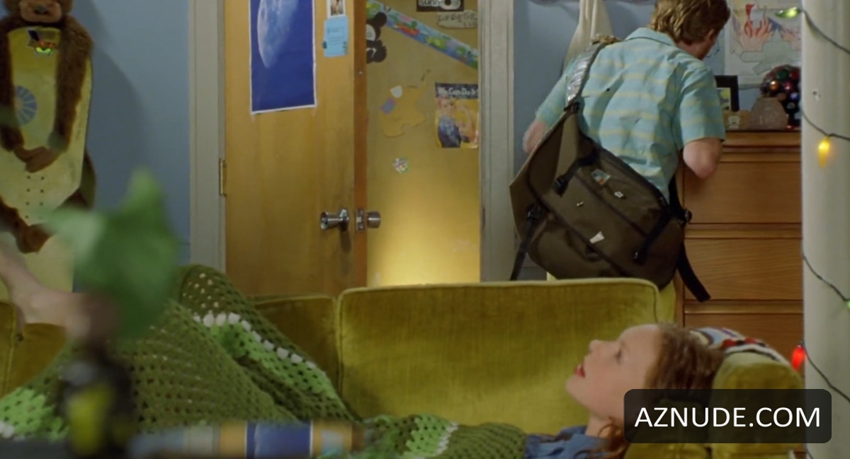 Laura Prepon in Slackers, photo 6