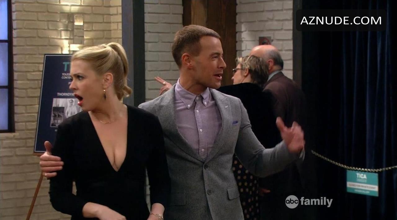 Melissa & Joey (2007-2021) in Melissa & Joey (2007-2021), photo 0