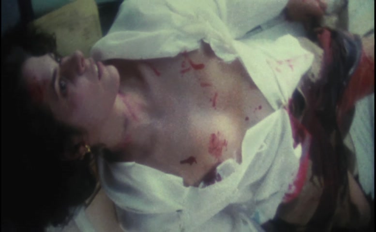 Polly Shannon in Love & Human Remains, photo 6