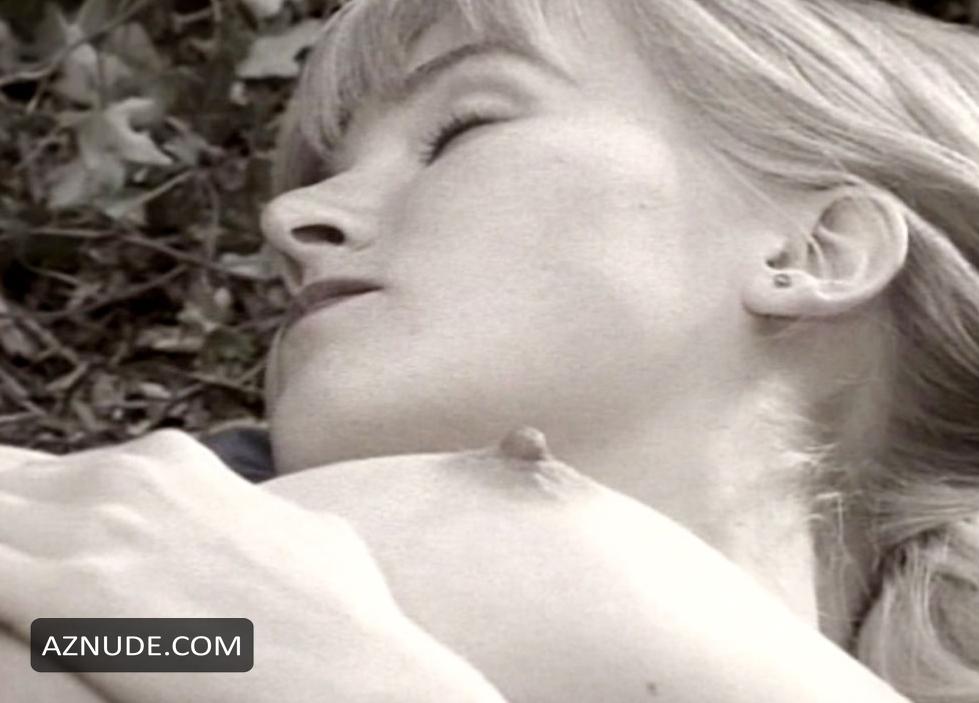 Simona Votypkova in Fallen Angel, photo 3