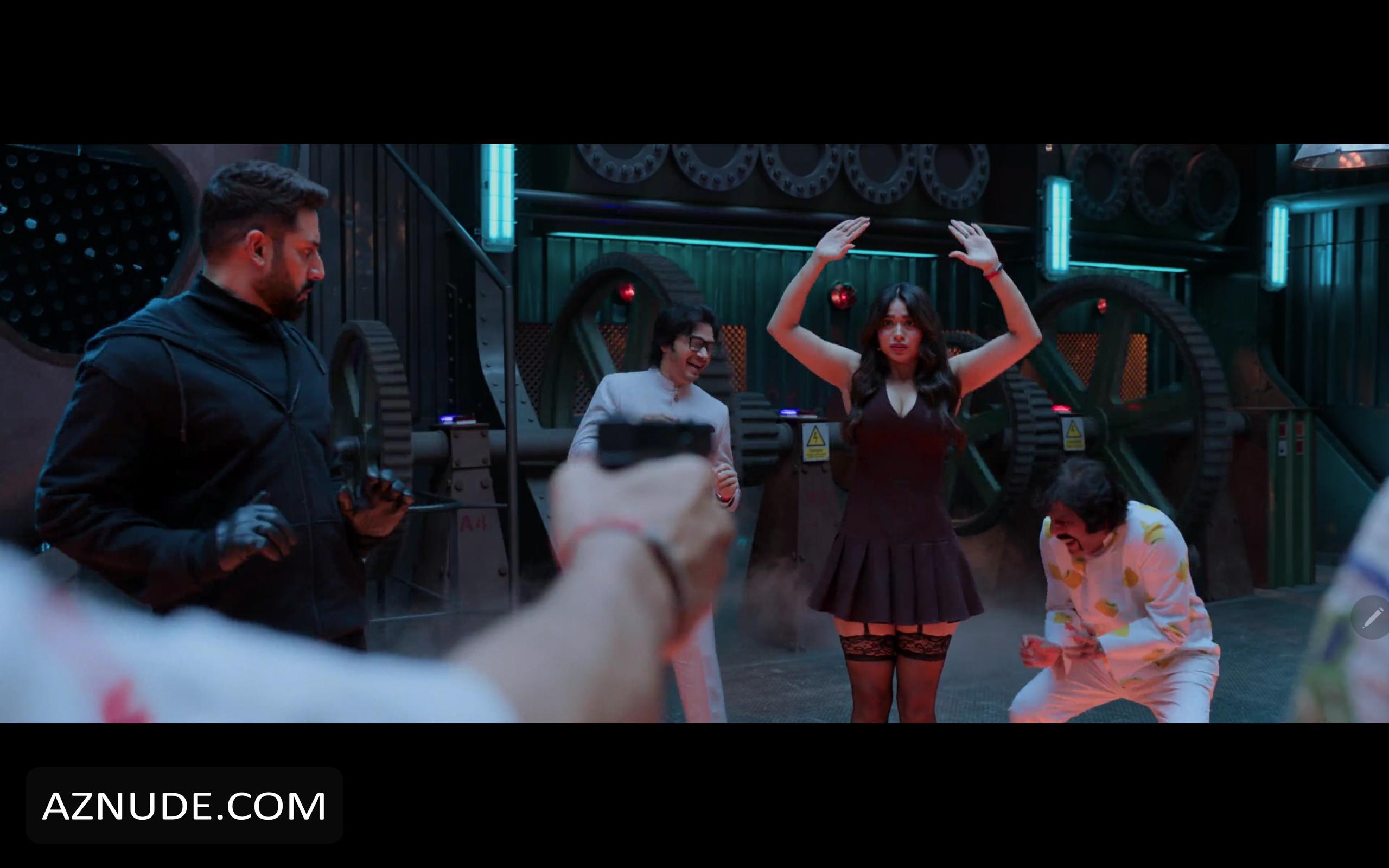 Soundarya Sharma in Housefull 4, photo 236