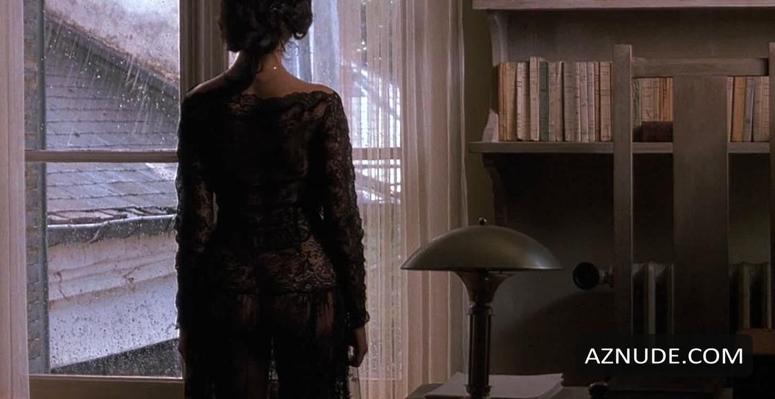 Maria De Medeiros in Henry & June, photo 14