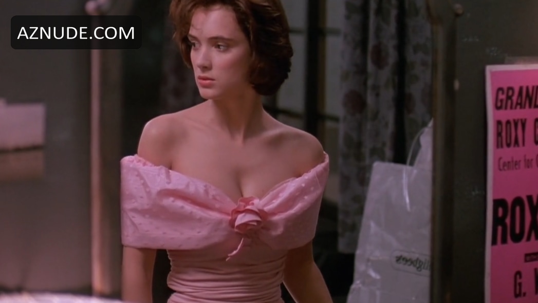 Winona Ryder in Welcome Home, Roxy Carmichael, photo 14