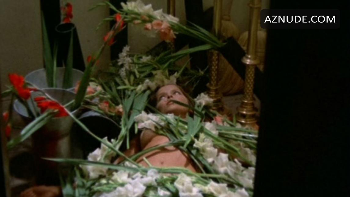 Barbara Bach in Short Night of Glass Dolls, photo 1