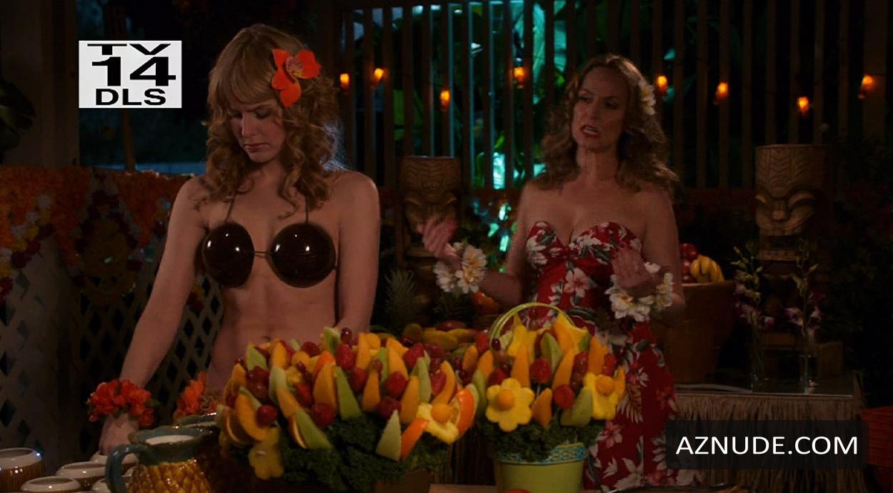 Jenny Wade in Wedding Band, photo 1