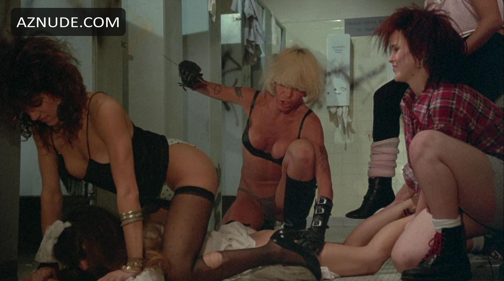 Wendy O. Williams in Reform School Girls, photo 35