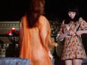 Caroline Cartier in The Nude Vampire, photo 7