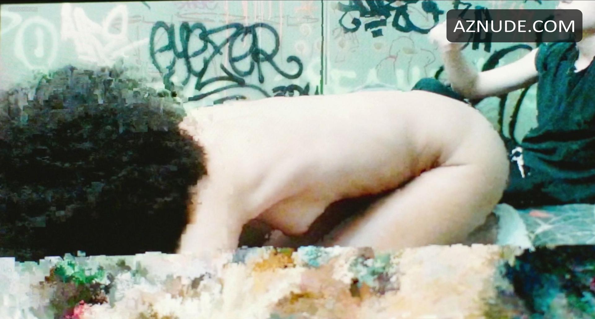 Eva Menis-Mercier in The Smell Of Us, photo 5