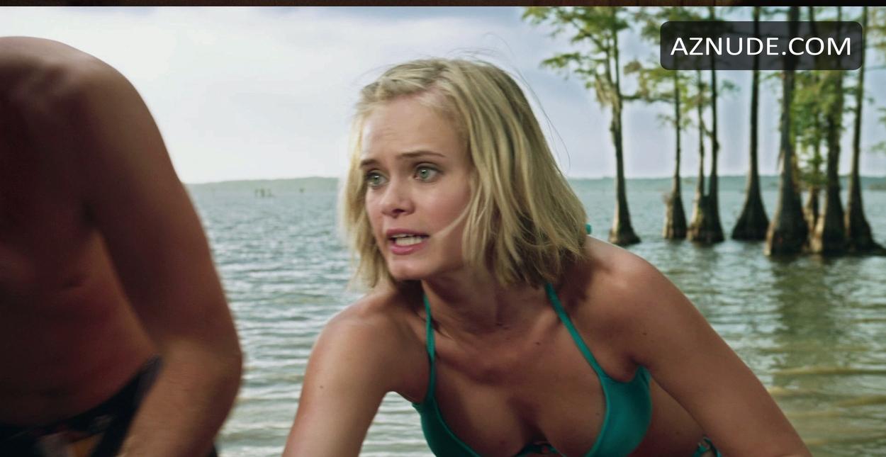 Sara Paxton in Shark Night 3d, photo 4