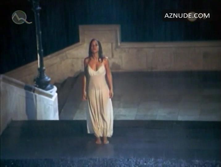 Muriel Baumeister in Dracula, photo 22