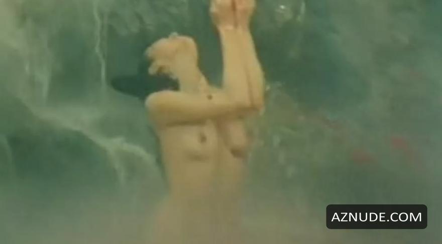 Amy Yip in Erotic Ghost Story, photo 3