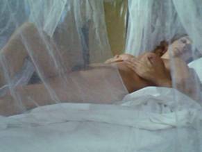 Nieves Navarro in Emanuelle and the Last Cannibals, photo 14