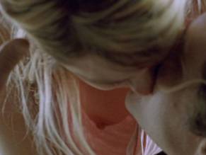 Nadia Townsend in Puppy, photo 18