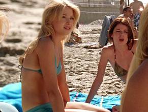 Elisabeth Harnois in Point Pleasant, photo 21