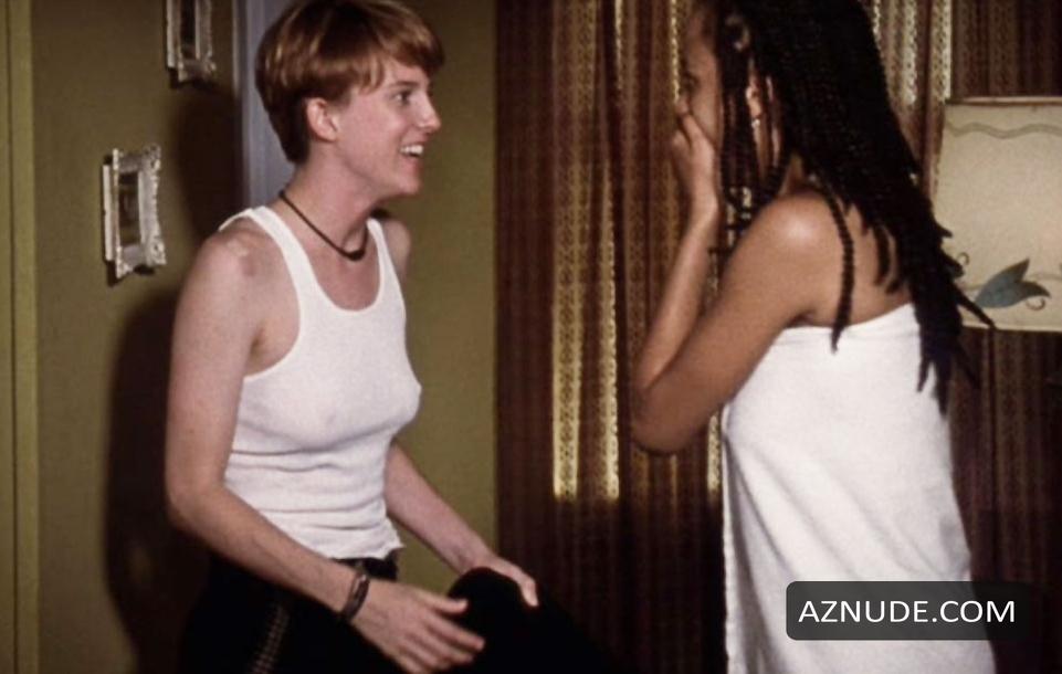 Laurel Holloman in The Incredibly True Adventure Of Two Girls In Love, photo 7