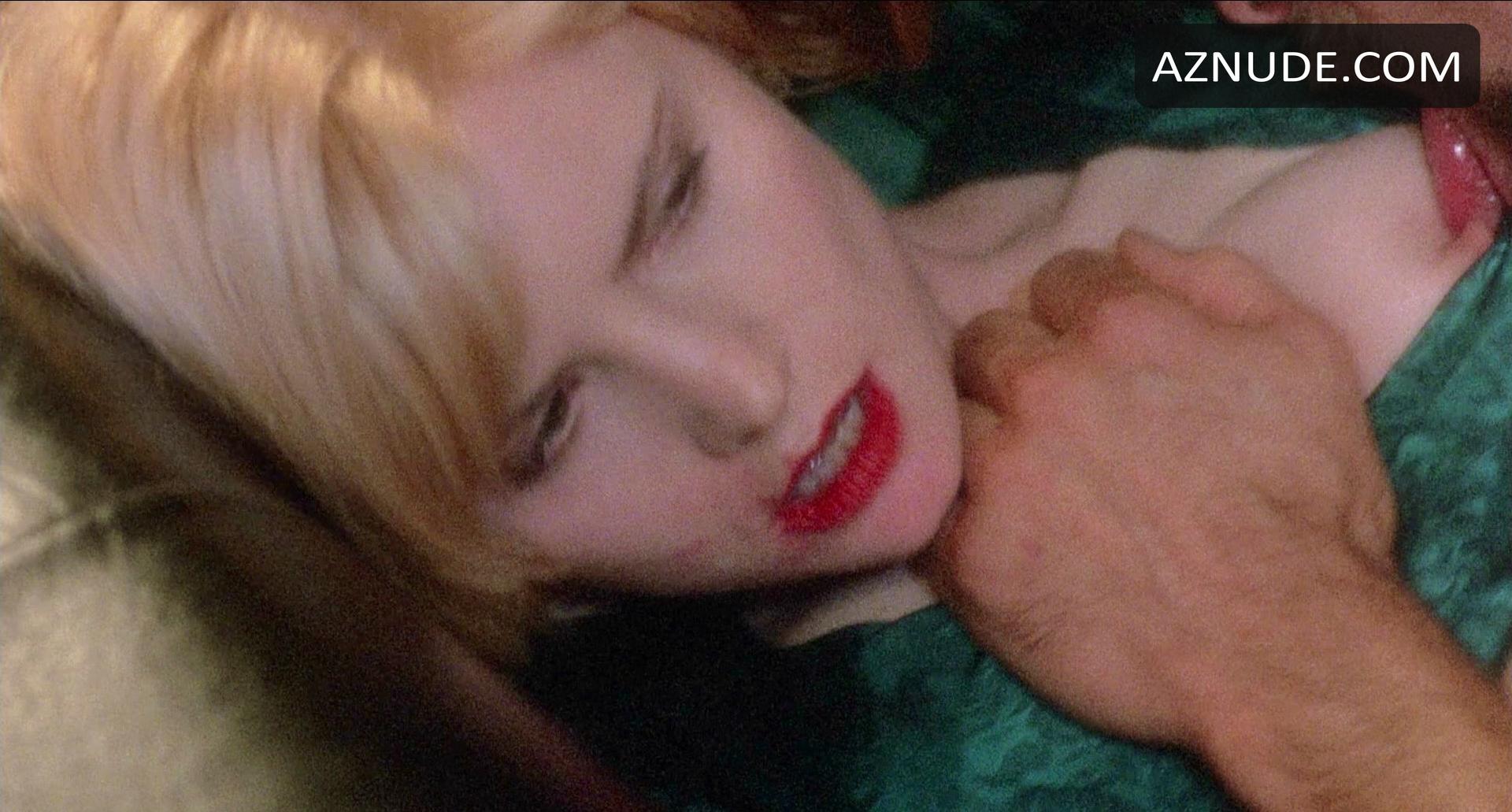 Jennifer Jason Leigh in Heart Of Midnight, photo 5