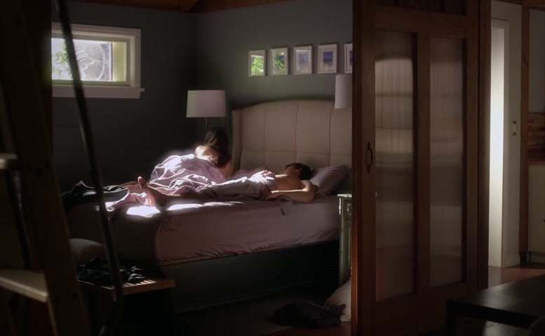 Troian Bellisario in Pretty Little Liars, photo 18
