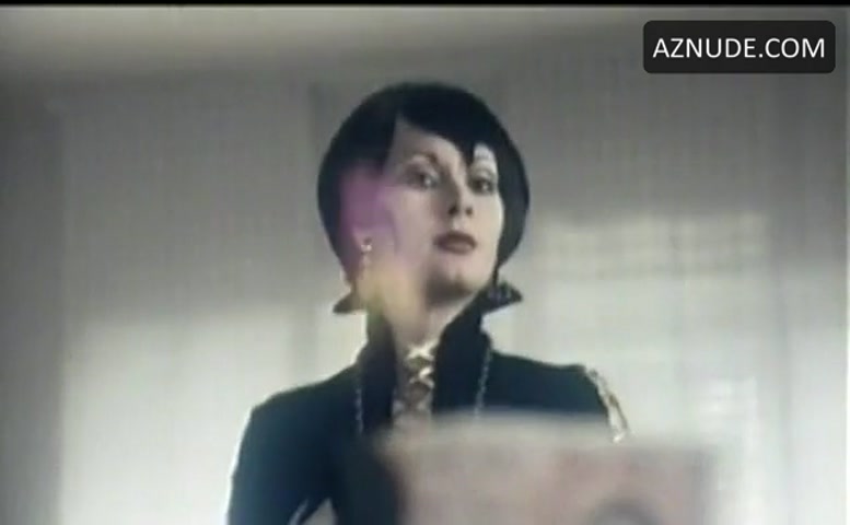 Edwige Fenech in Cattivi Pensieri, photo 6