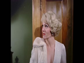 Anita Morris in The Happy Hooker, photo 9