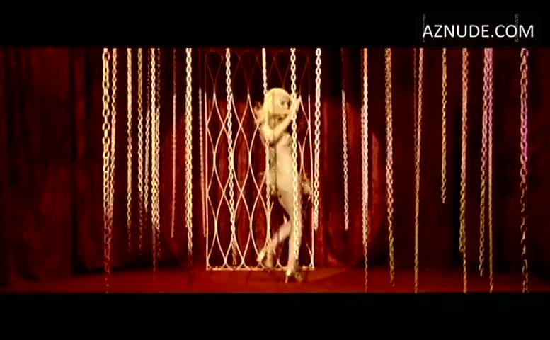 Nieves Navarro in Death Walks On High Heels, photo 1