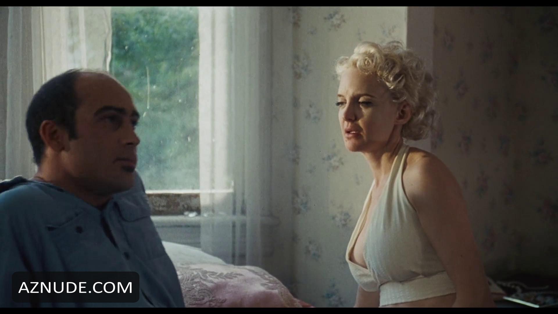 Anna Levine in Angel.a, photo 4