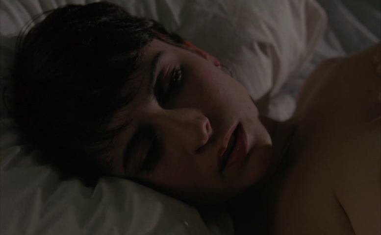 Joanne Vannicola in Love & Human Remains, photo 12