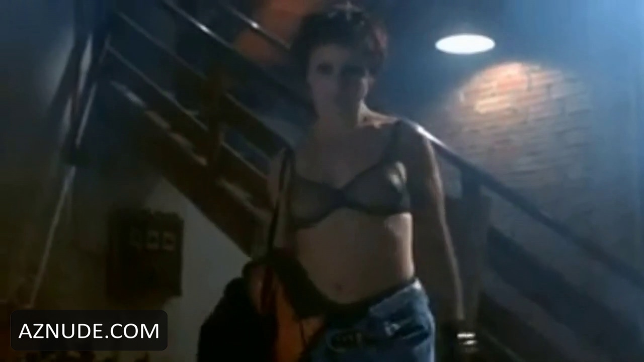 Charo Oubina in Faust: Love Of The Damned, photo 3