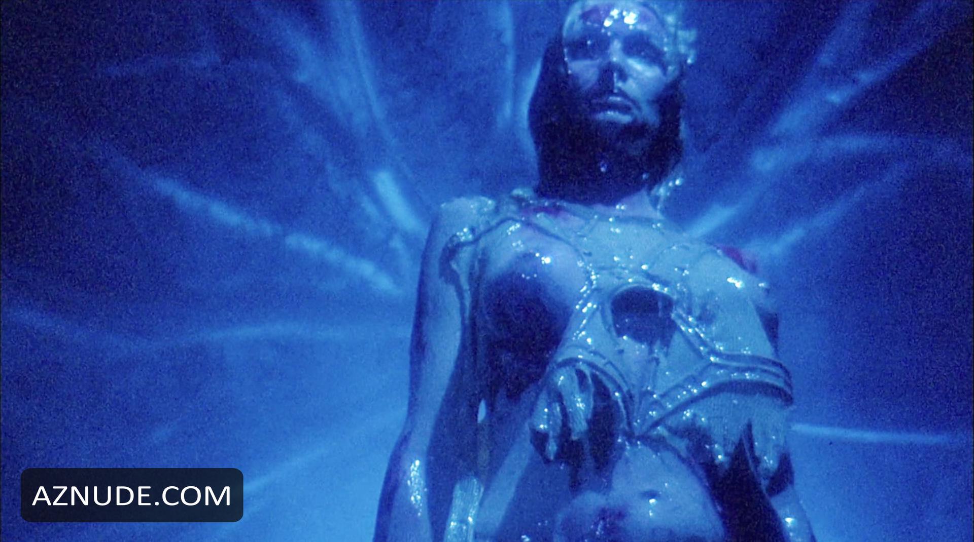 Taaffe O'Connell in Galaxy of Terror, photo 34