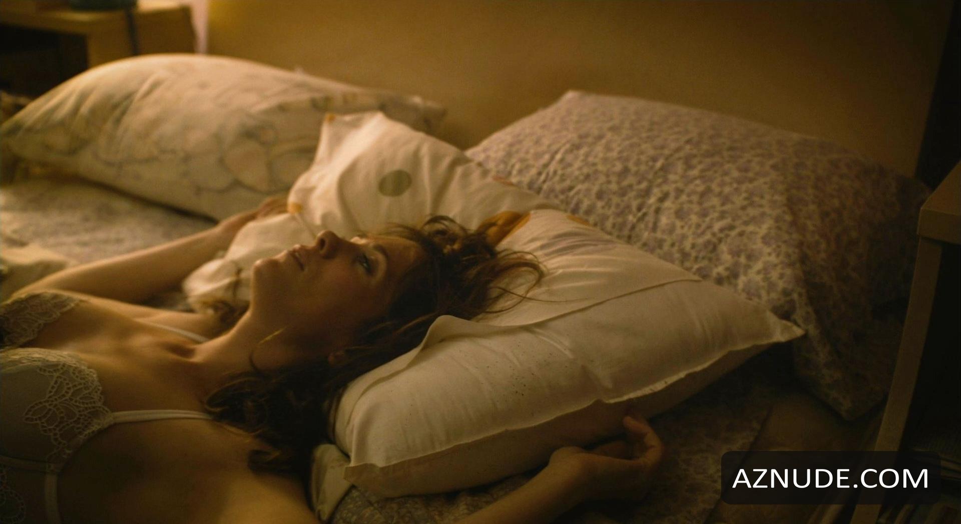 Girl Most Likely in Girl Most Likely, photo 7