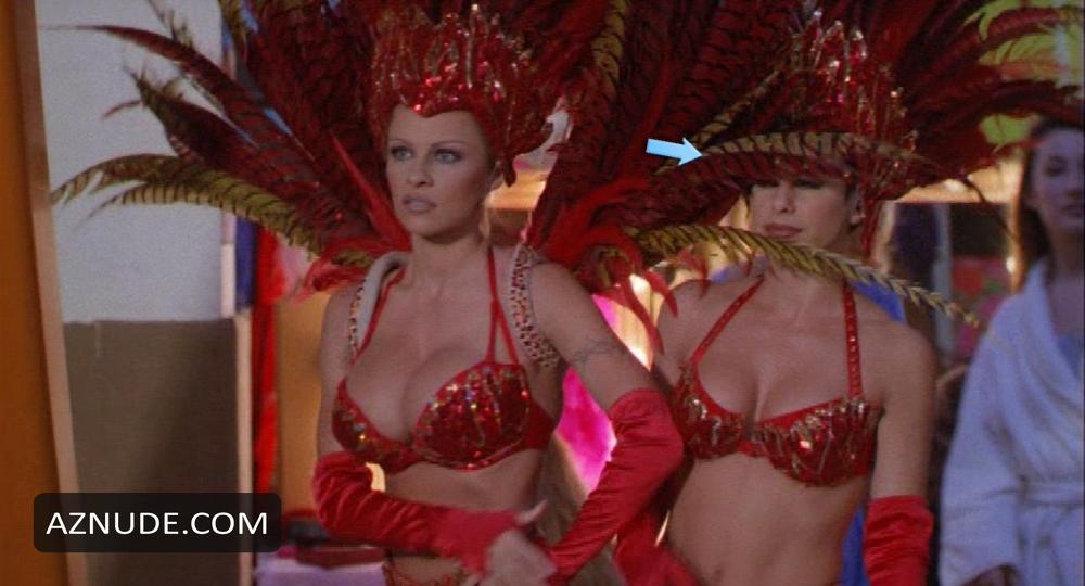 Natalie Raitano in V.i.p., photo 12