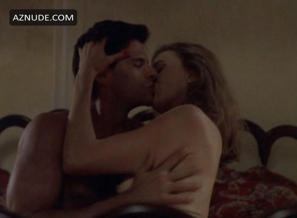 Brenda Strong in Undercurrent, photo 5