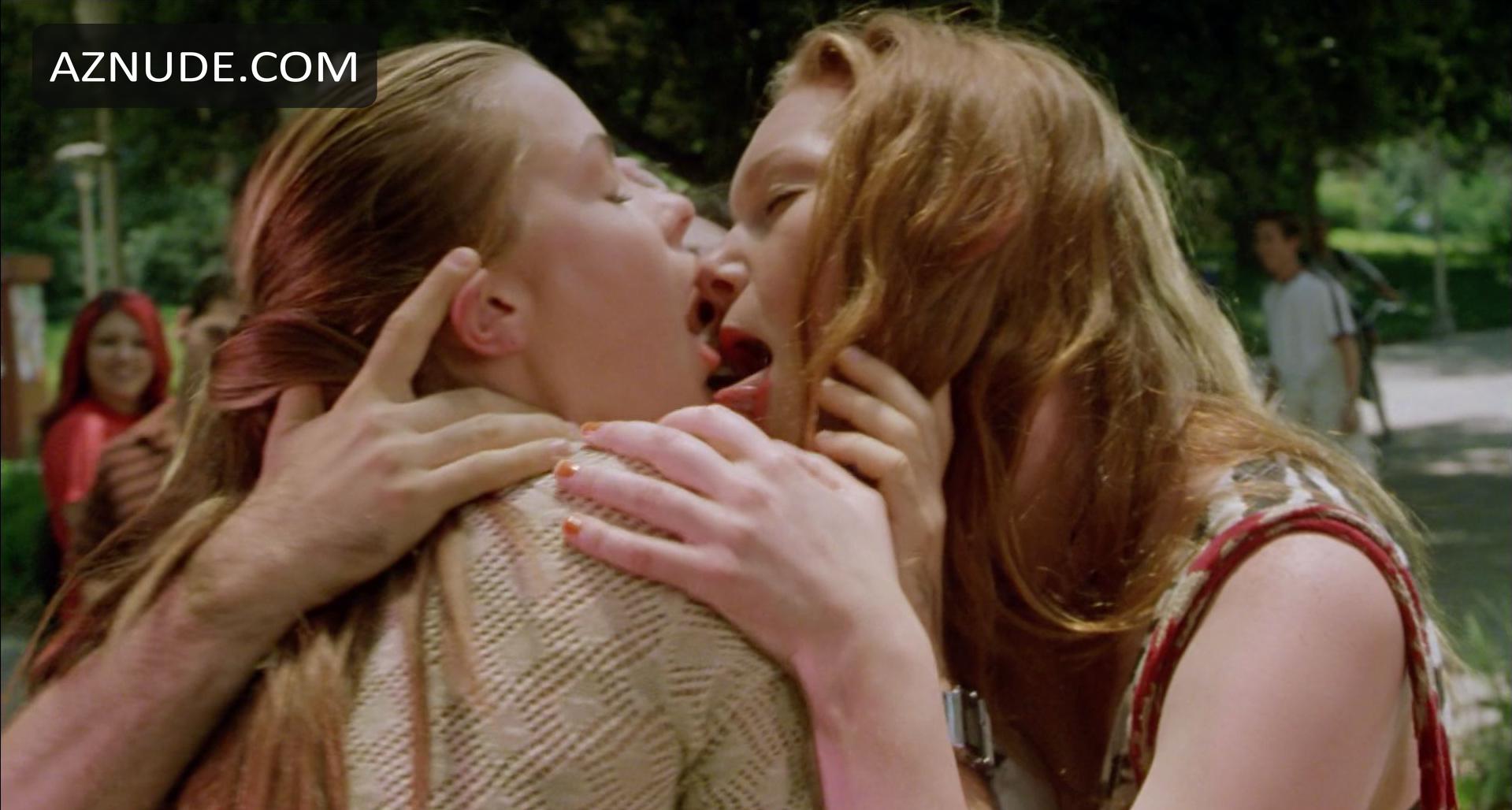 Laura Prepon in Slackers, photo 21